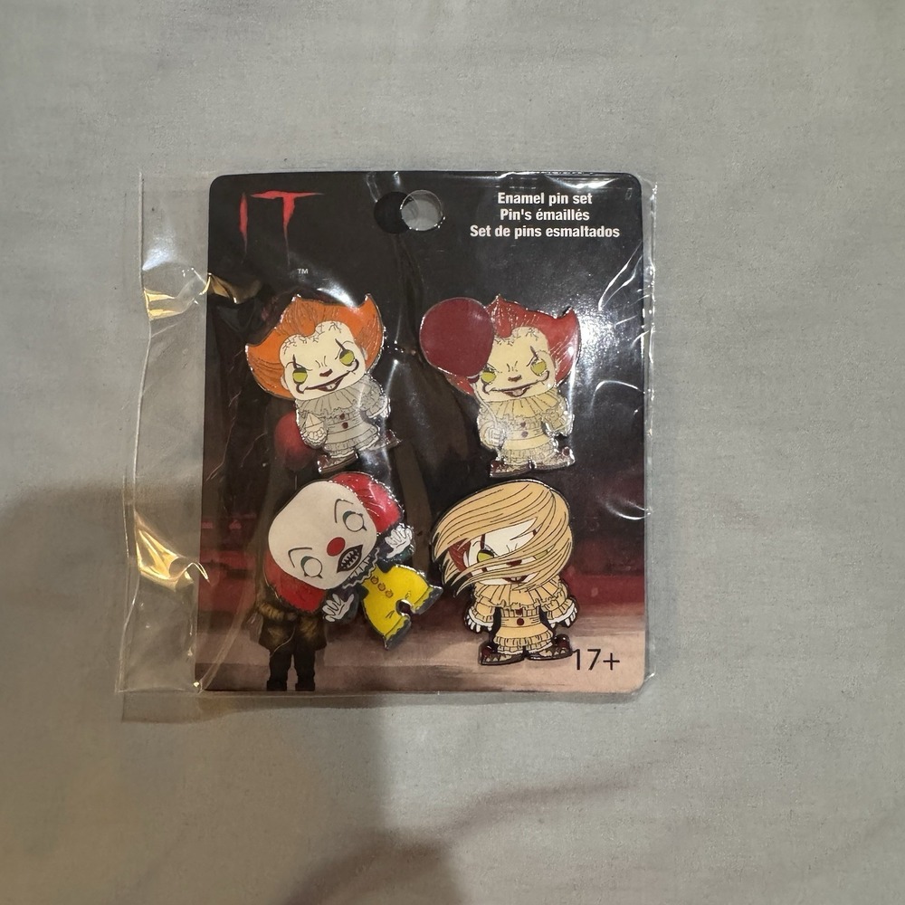 Funko! Pennywise Enamel Pin Set of 4 Exclusive! IT Horror Rare 2021 New Sealed